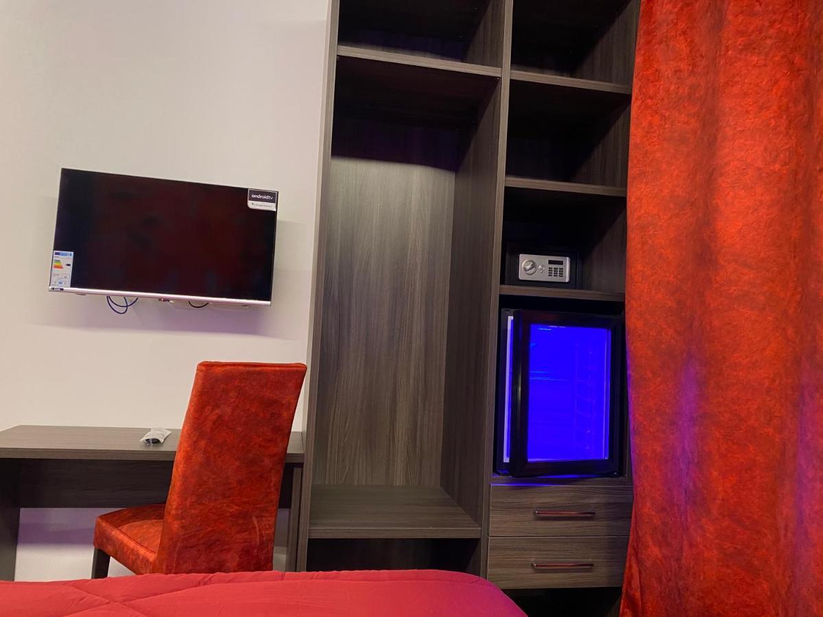 Oasilandia Bed & Breakfast Dorno ภายนอก รูปภาพ